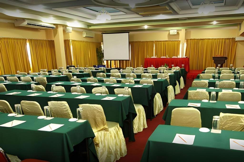 Grand Antares Hotel Medan Kültér fotó